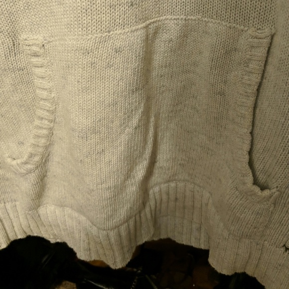 Sweater - Picture 5 of 6
